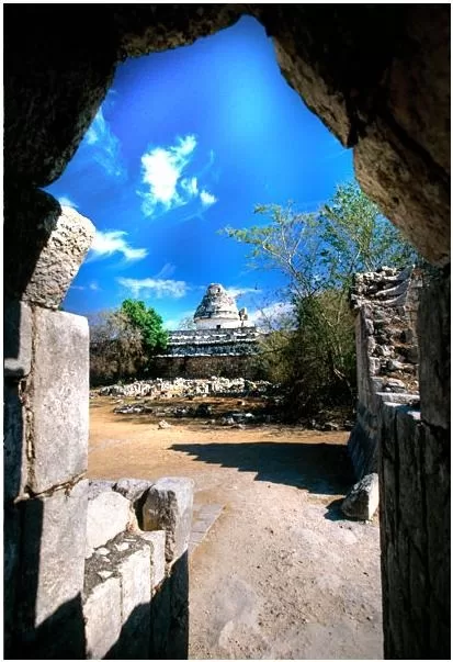 ROMPECABEZAS DE 1000 PIEZAS OBSERVATORIO EN CHICHEN ITZA - ROMMEX