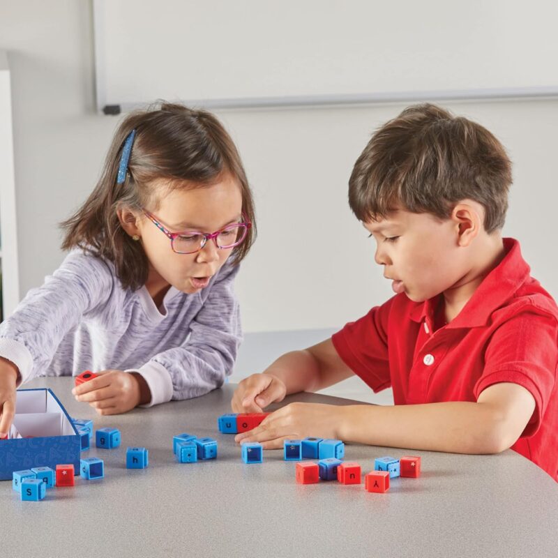 Patrones de Letras con Bloques del Alfabeto para Niños, Constructores de Palabras CVC hand2mind